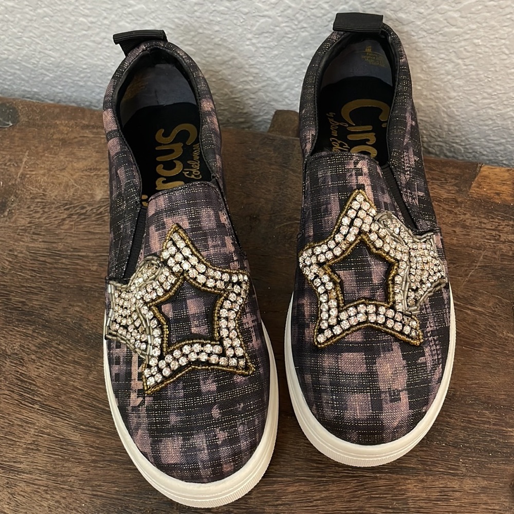 Circus by Sam Edelman Black and Gold Sneakers - Picture 3 of 8